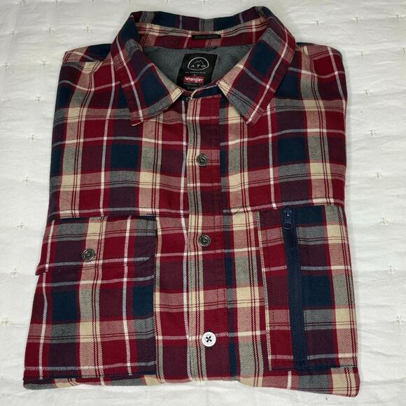 Wrangler ATG Long Sleeve Shirt Men's XL Red Blue Plaid Utility Organic Cotton - Picture 11 of 11